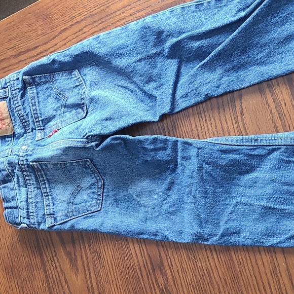 Boys jeans- Levi 514. Size 4 - Picture 5 of 5